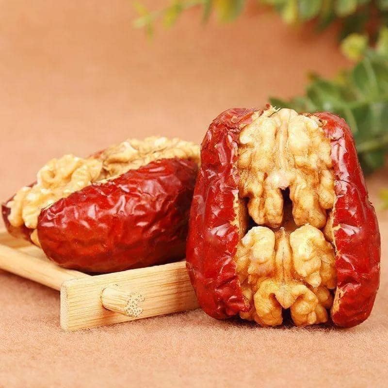 TÁO ĐỎ KẸP HẠT ÓC CHÓ - Hình ảnh 2