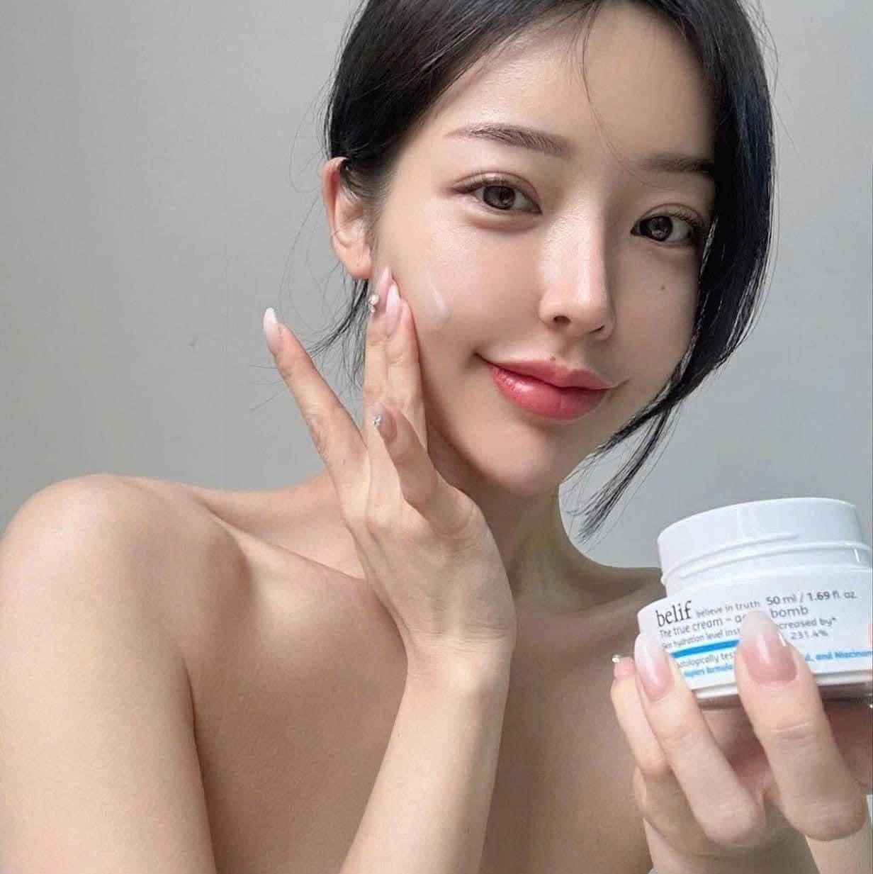 KEM DƯỠNG ẨM BELIF THE TRUE CREAM AQUA BOMB - Hình ảnh 2