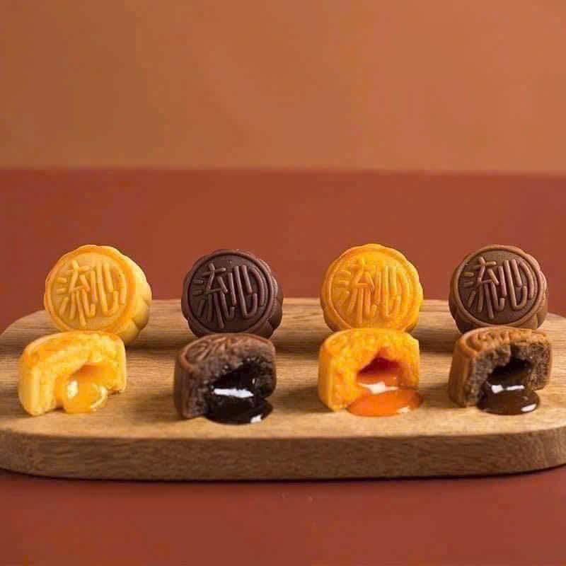 Bánh Trung Thu LAVA Mix 4 Vị ( hộp 8 bánh) - Hình ảnh 4